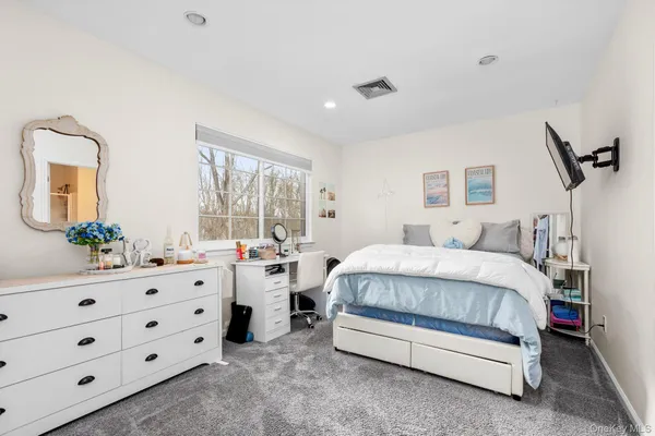 $3,300 | 702 Somerset Knoll, Brewster, NY 10509