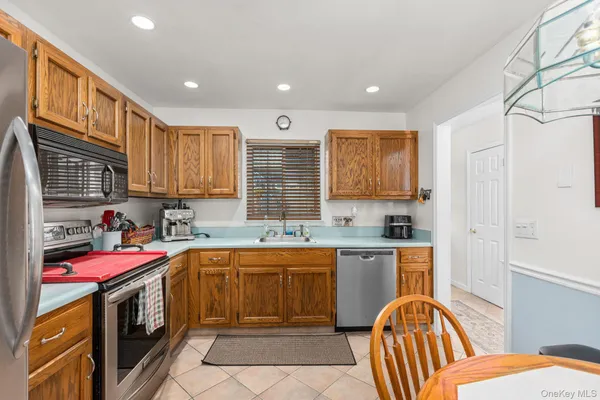 $3,300 | 702 Somerset Knoll, Brewster, NY 10509