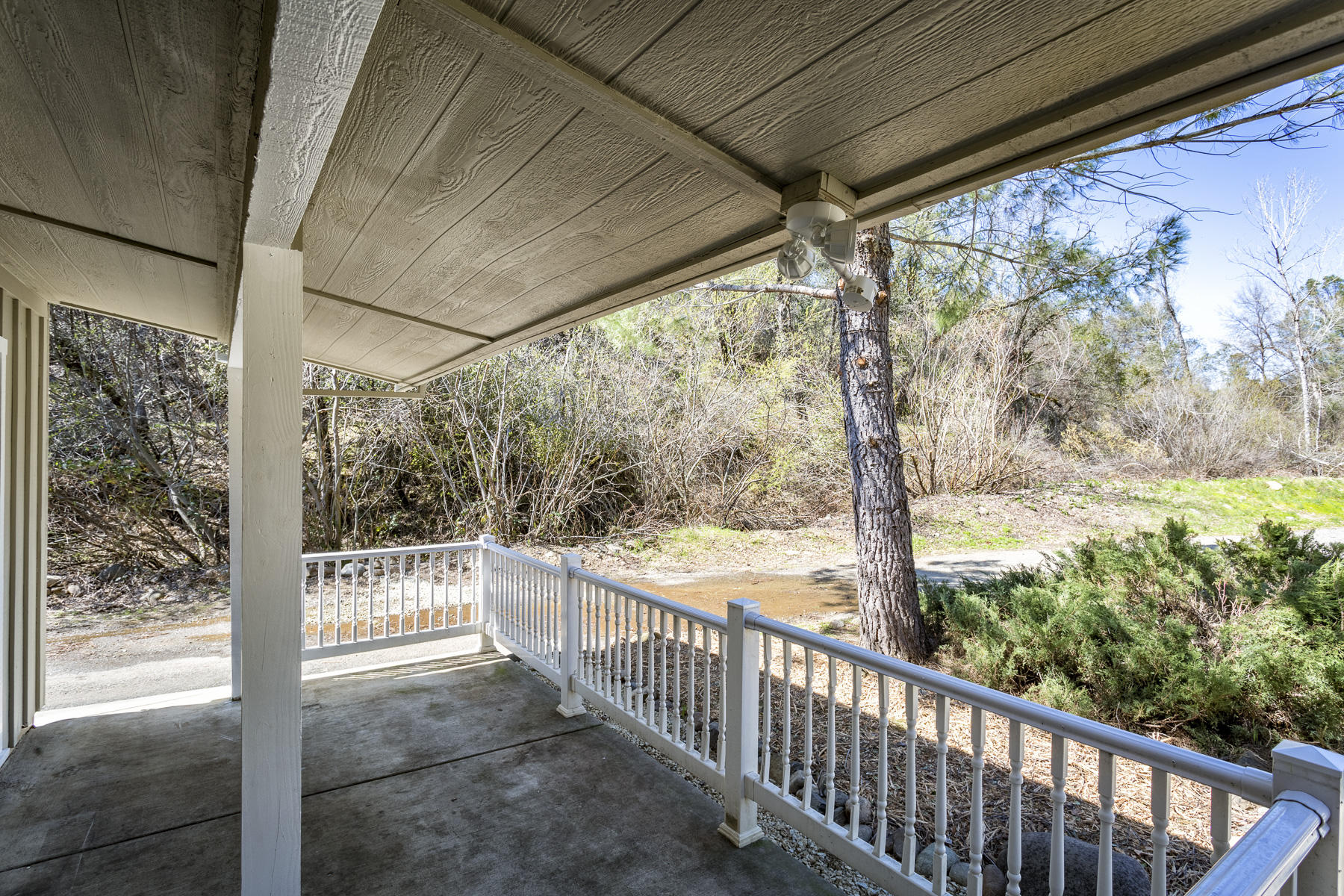 136 Quartz Hill Road Redding, CA 96003 - Photo 4 of 27