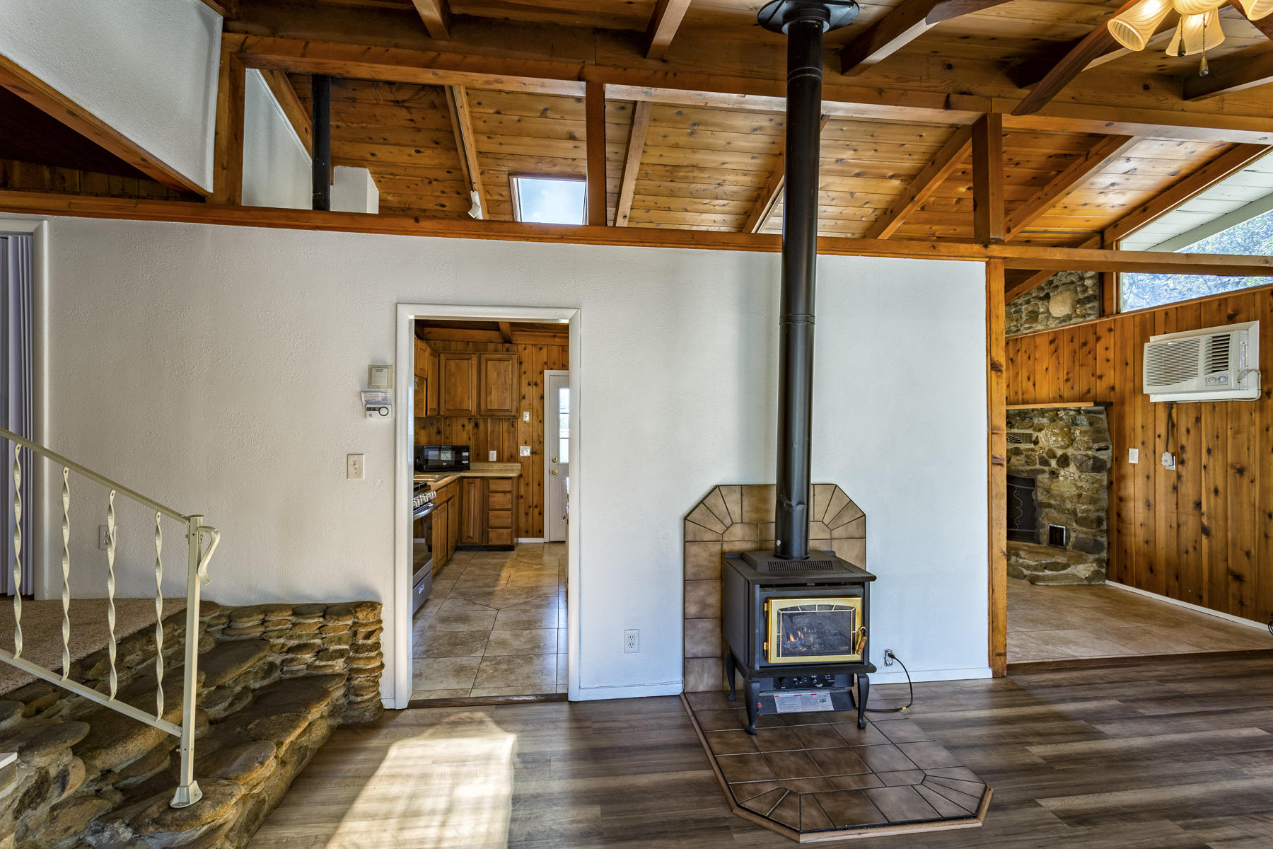 136 Quartz Hill Road Redding, CA 96003 - Photo 6 of 27