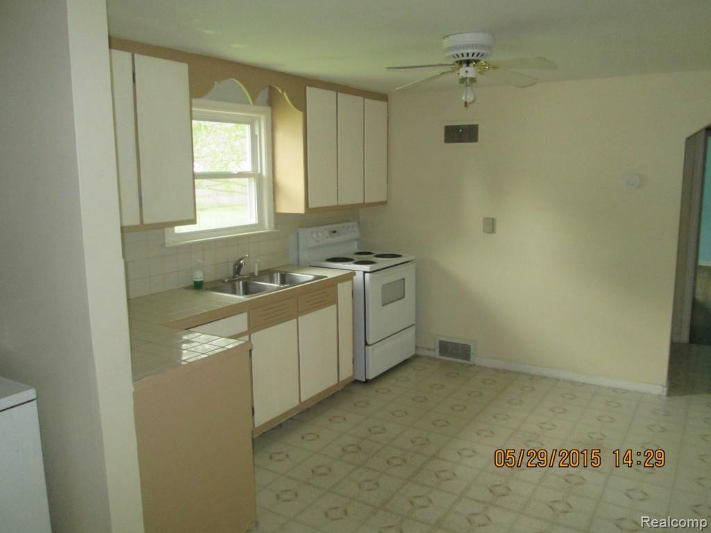 6840 Imlay City Road North Street, MI 48049 - Photo 10 of 23 IMG_1383 - Copy.jpg