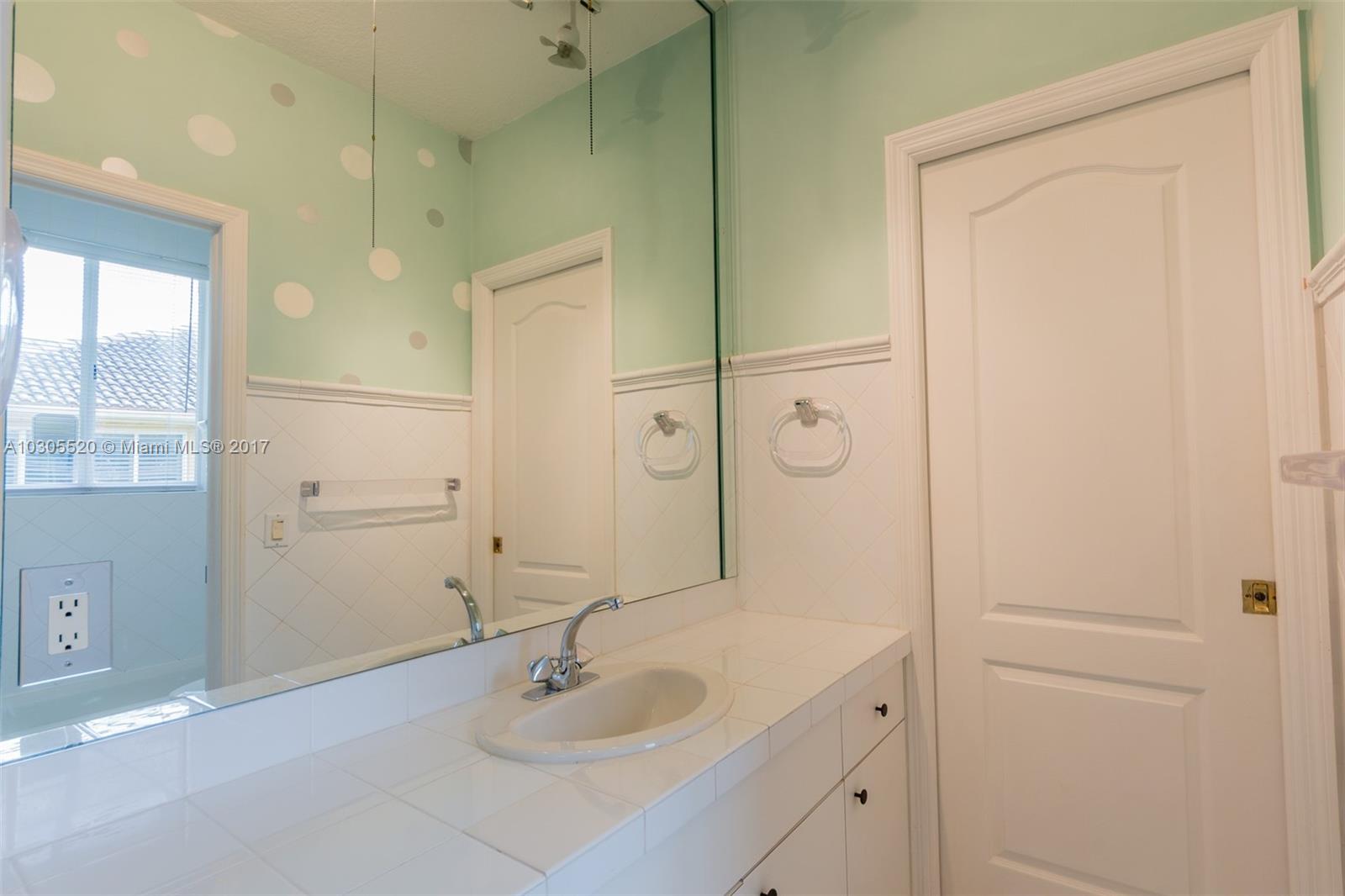 7430 Southwest 61st Street Miami, FL 33143 - Photo 12 of 21