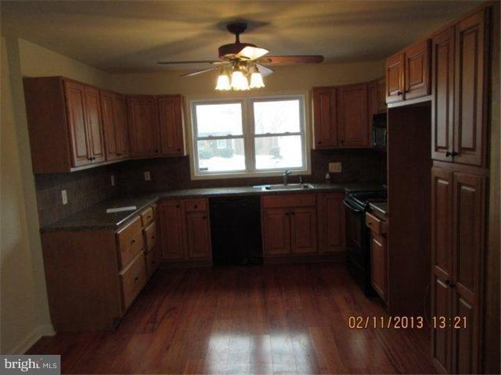 64 Gaping Rock Road Levittown, PA 19057 - Photo 11 of 22 Kitchen