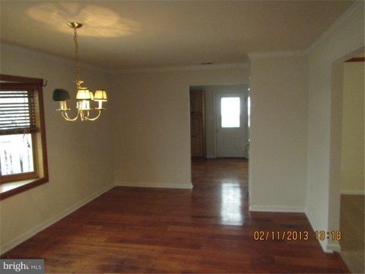 64 Gaping Rock Road Levittown, PA 19057 - Photo 4 of 22 Living Room