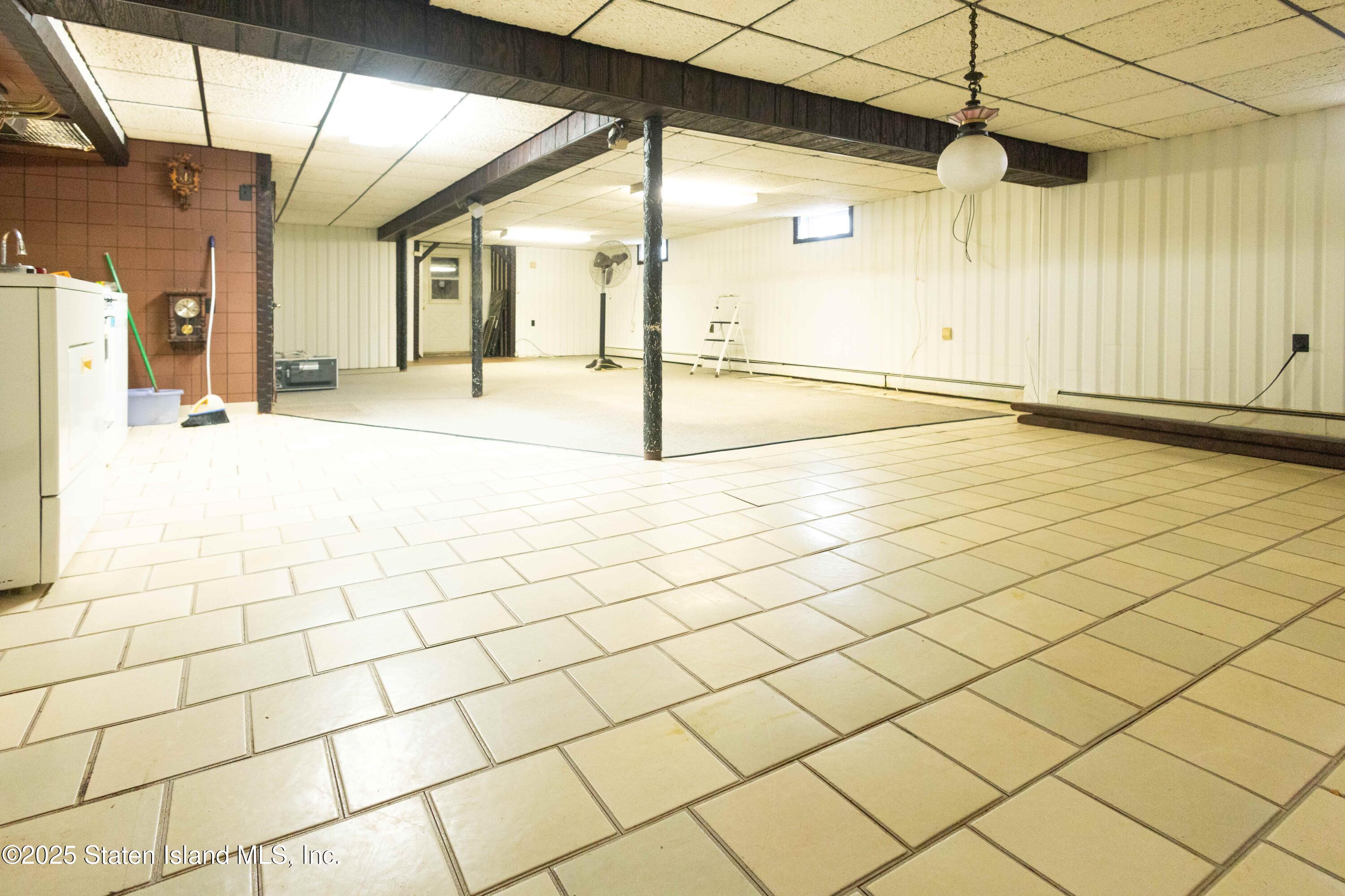 186 Raritan Avenue Staten Island, NY 10304 - Photo 28 of 51 6F1A1384