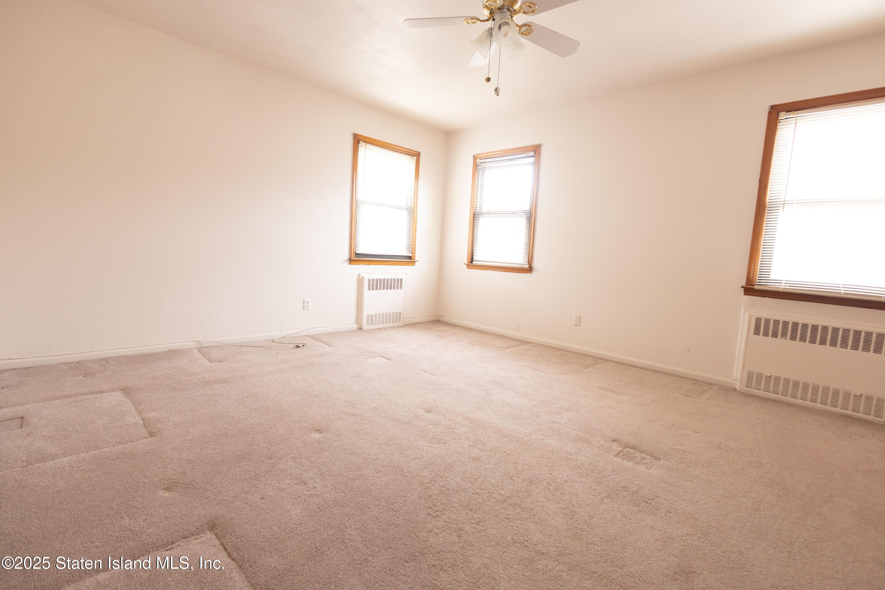 186 Raritan Avenue Staten Island, NY 10304 - Photo 41 of 51 6F1A1434