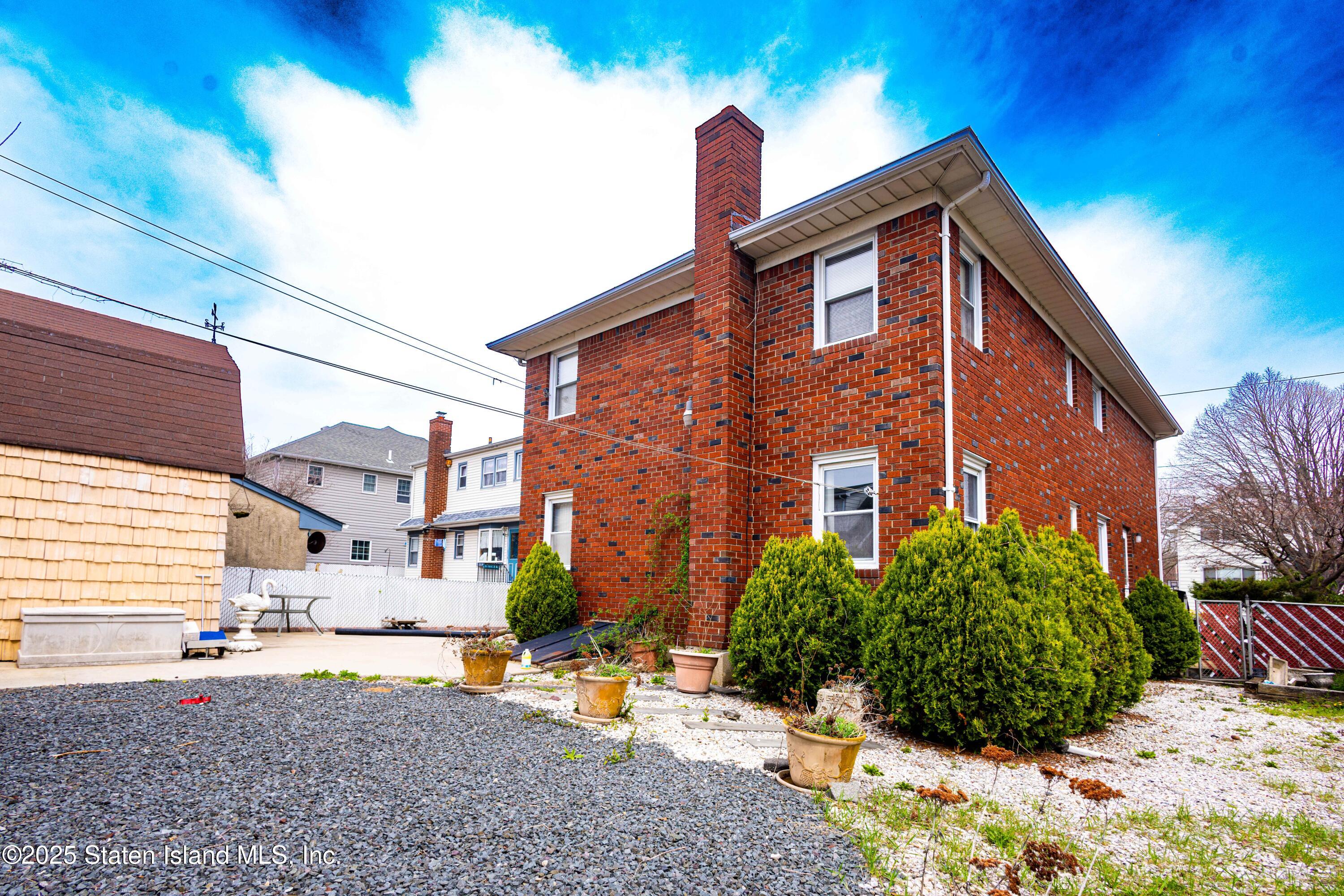 186 Raritan Avenue Staten Island, NY 10304 - Photo 51 of 51 6F1A1326