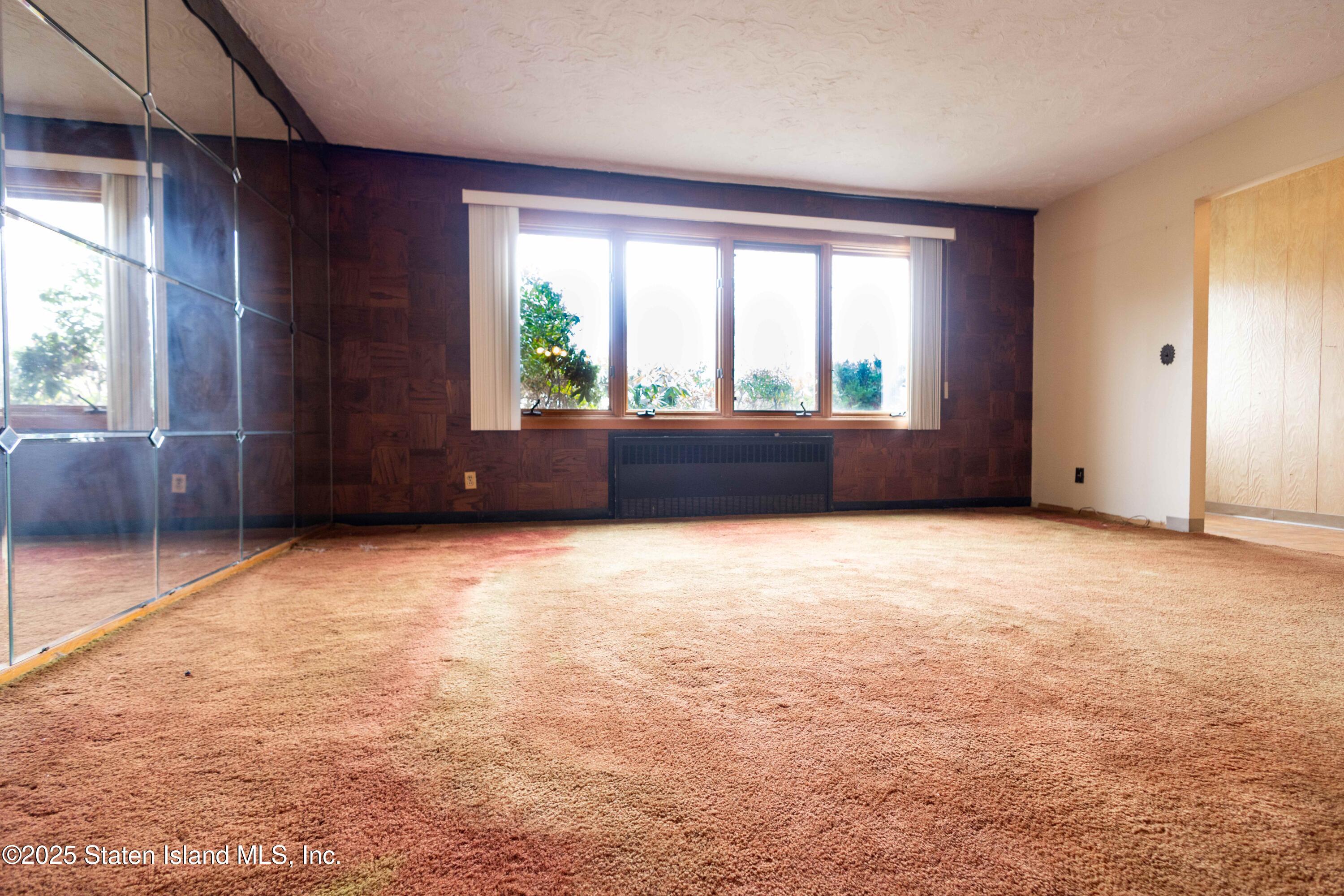 186 Raritan Avenue Staten Island, NY 10304 - Photo 7 of 51 6F1A1380