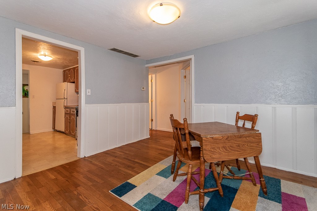 5271 Edenhurst Road Cleveland, OH 44124 - Photo 17 of 33