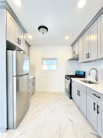 $3,195 | 43-15 156th Street, Unit 2 | Flushing
