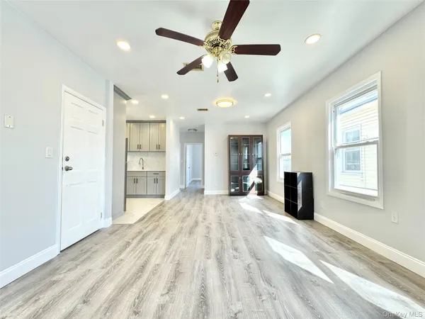 $3,195 | 43-15 156th Street, Unit 2 | Flushing