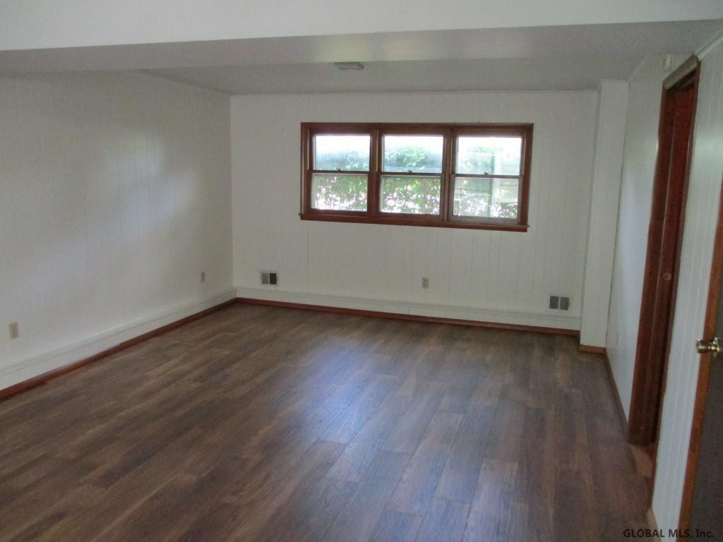2023 Balltown Road Niskayuna, NY 12309 - Photo 8 of 45 Photo 7