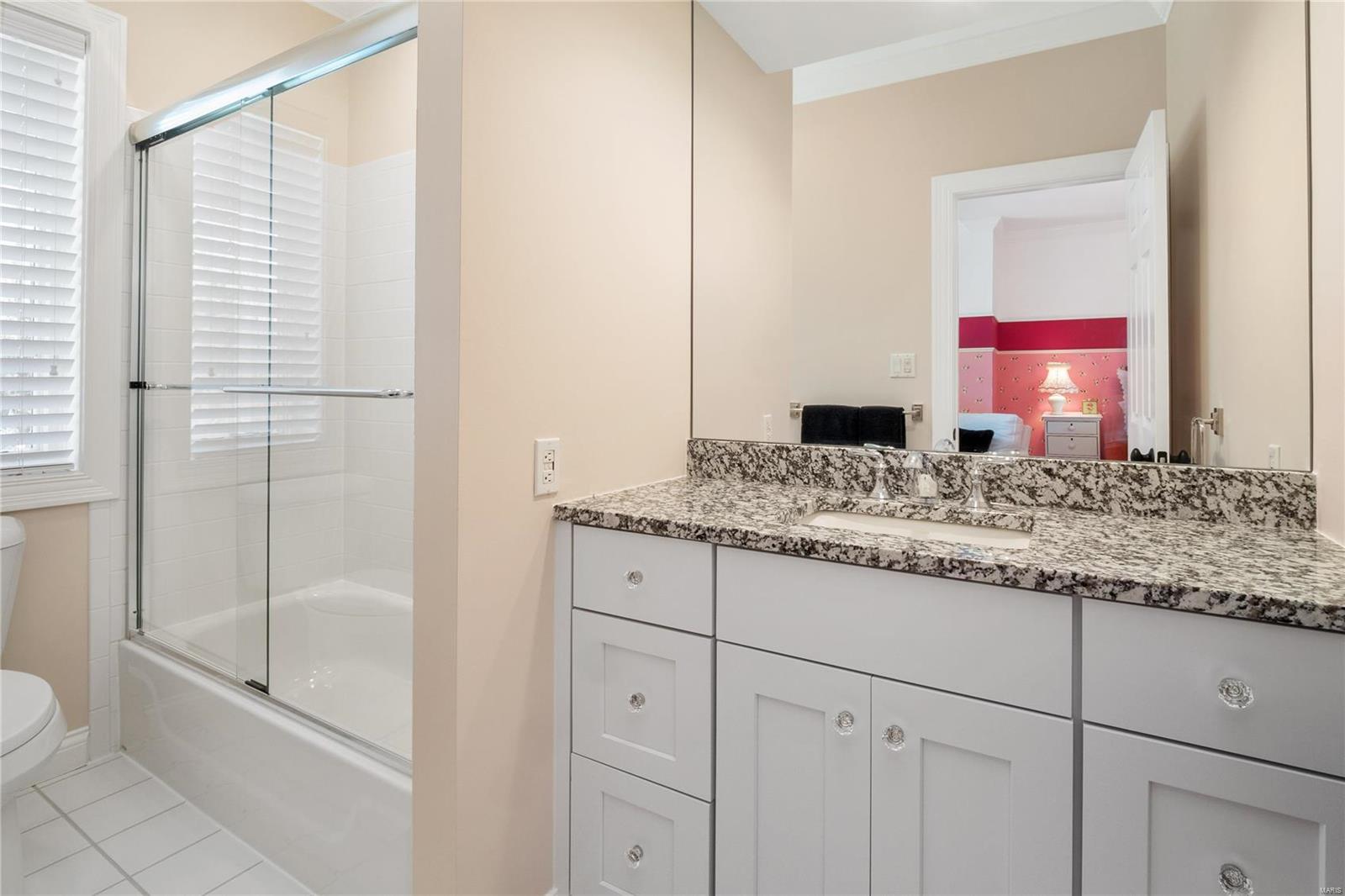 9741 Litzsinger Road Ladue, MO 63124 - Photo 34 of 54 Gallery Image 34