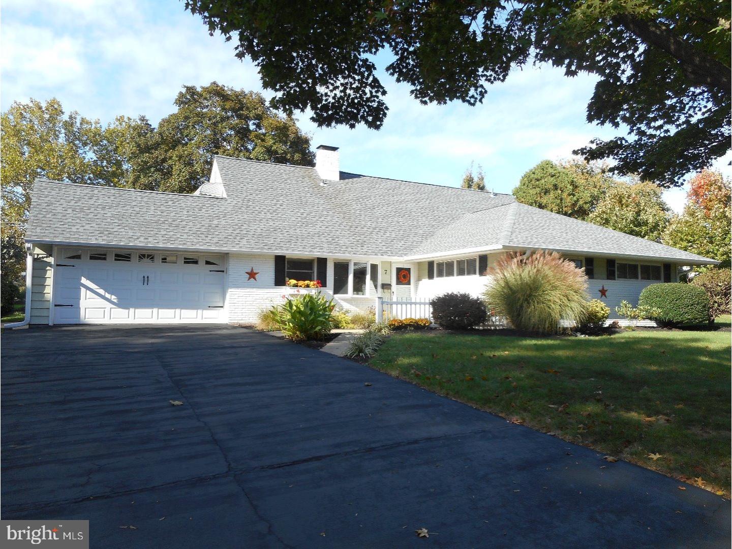 7 Spindletree Road Levittown, PA 19056 - Photo 1 of 25 Exterior Front