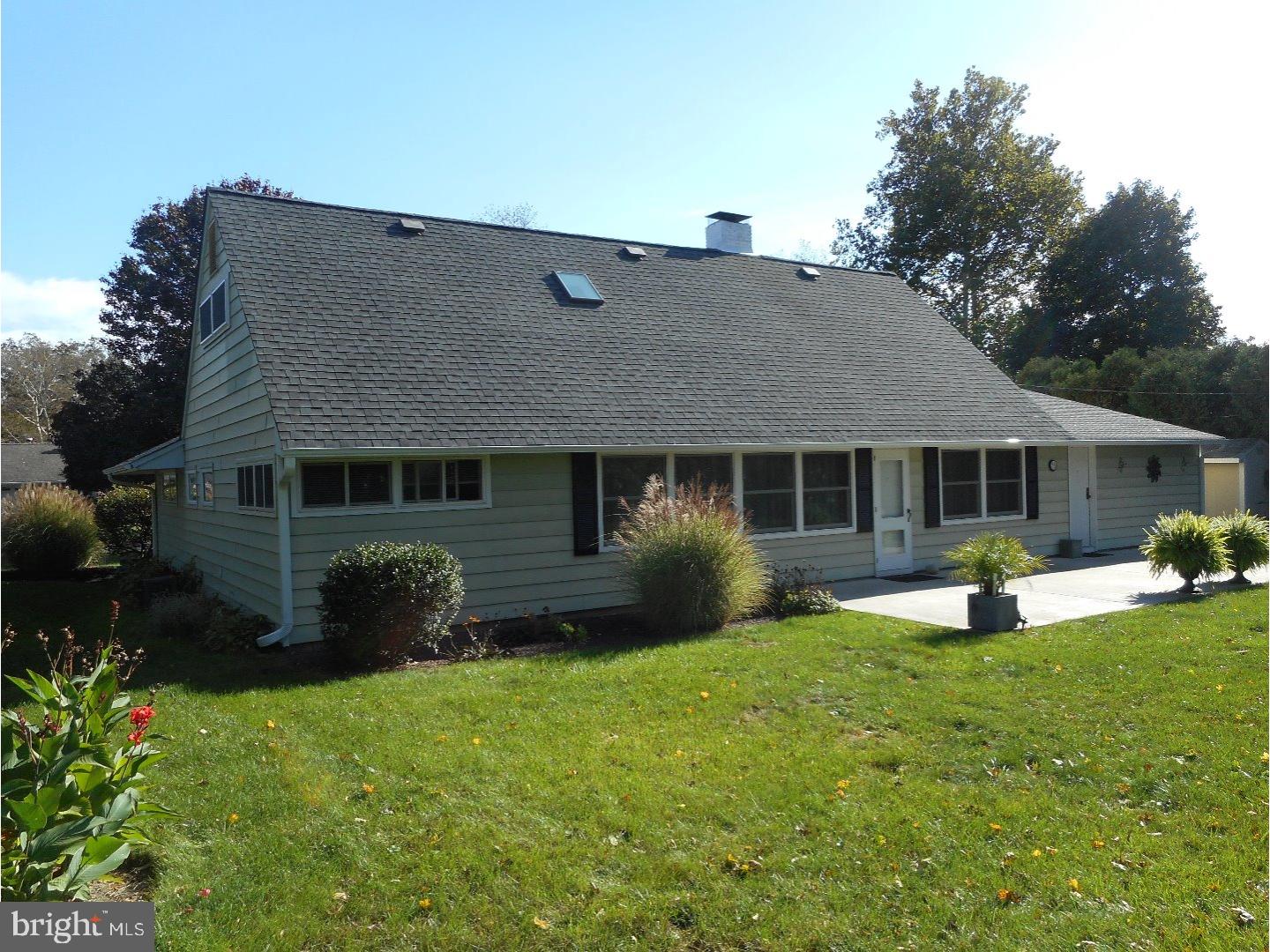 7 Spindletree Road Levittown, PA 19056 - Photo 4 of 25 Exterior Back