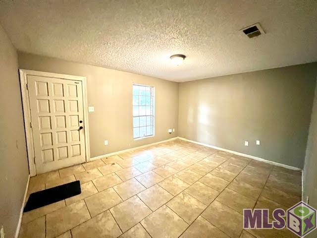 12646 Canterbury Drive Baton Rouge, LA 70814 - Photo 2 of 21 Living room