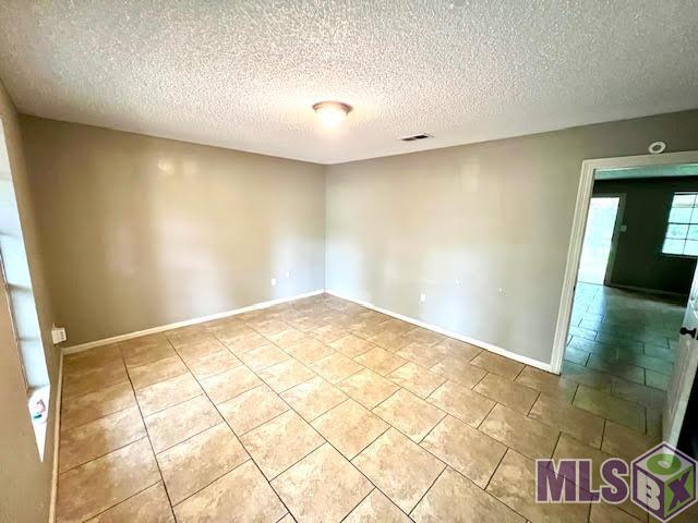 12646 Canterbury Drive Baton Rouge, LA 70814 - Photo 3 of 21 Living room - other view