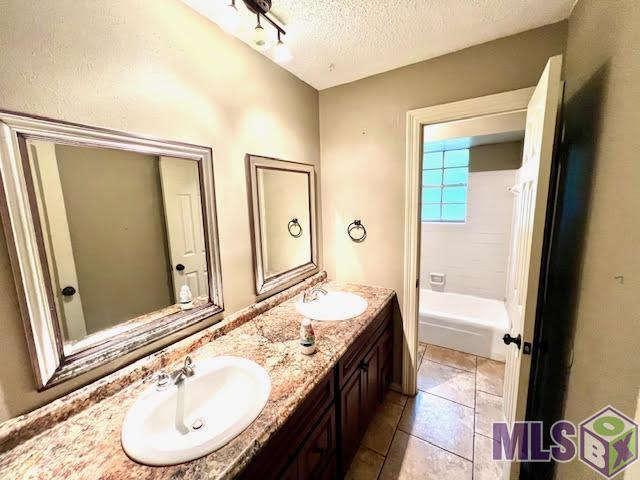 12646 Canterbury Drive Baton Rouge, LA 70814 - Photo 9 of 21 Bathroom