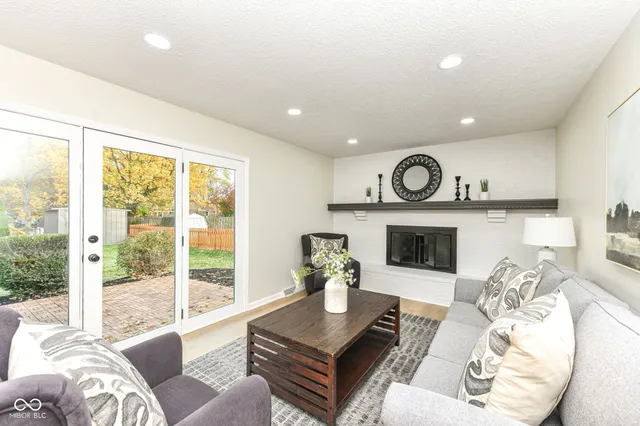 $539,990 | 567 Hawthorne Drive, Carmel, IN 46033