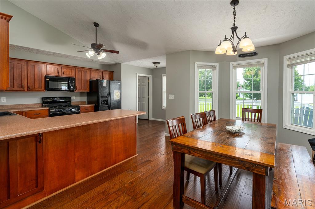 12063 Strawberry Road Carbondale, IL 62901 - Photo 12 of 36