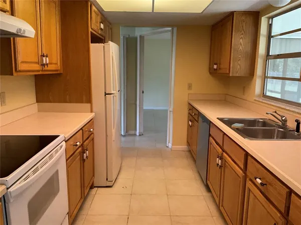 $1,950 | 1073 West Embassy Drive, Deltona, FL 32725