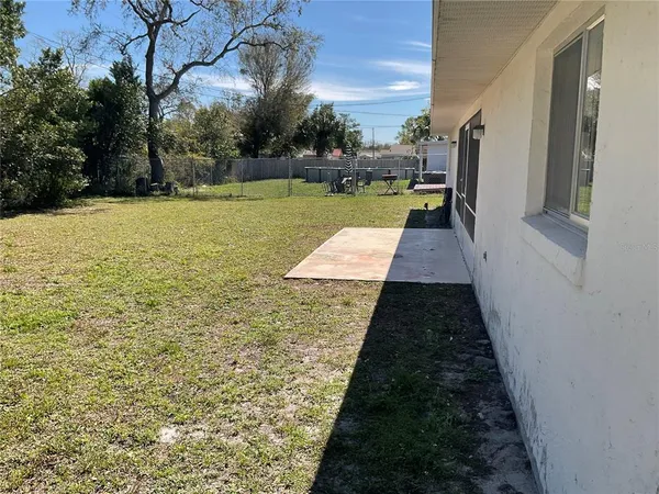 $1,950 | 1073 West Embassy Drive, Deltona, FL 32725