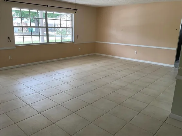 $1,950 | 1073 West Embassy Drive, Deltona, FL 32725