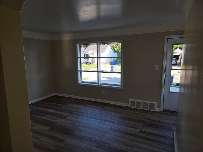 8219 Maxwell Avenue Warren, MI 48089 - Photo 11 of 14