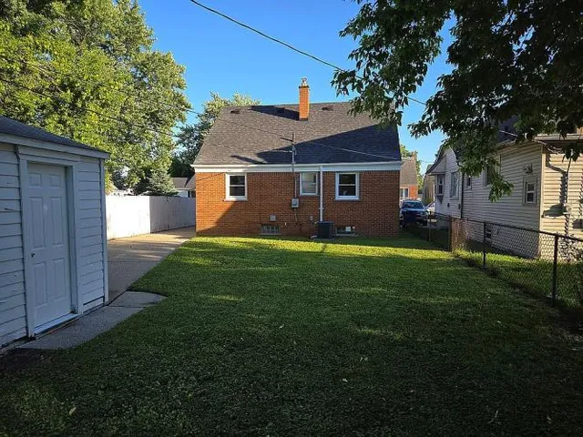 $149,000 | 8219 Maxwell Avenue, Warren, MI 48089