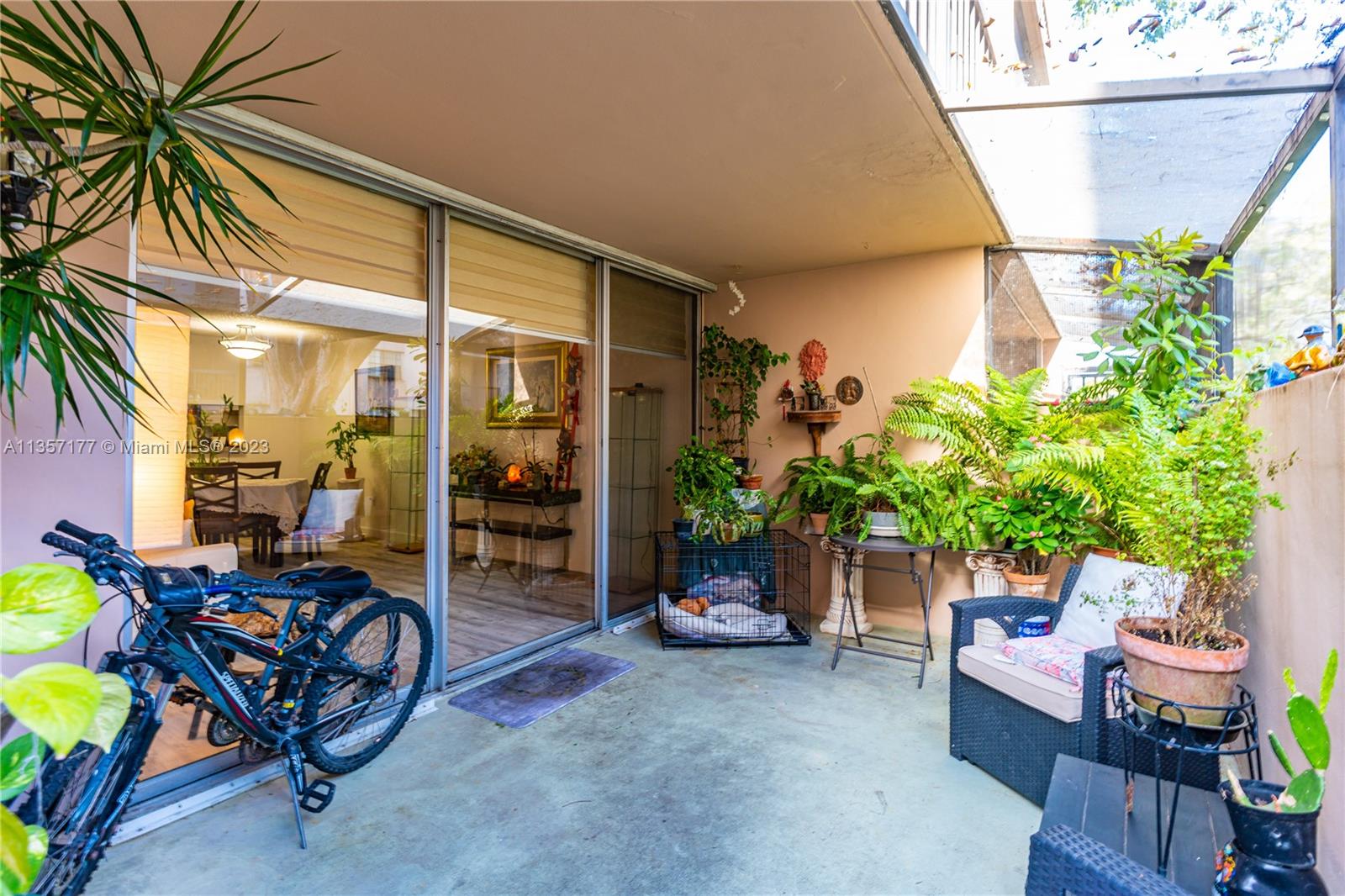 Kendall Miami, FL 33176 - Photo 23 of 35 a backyard of a house