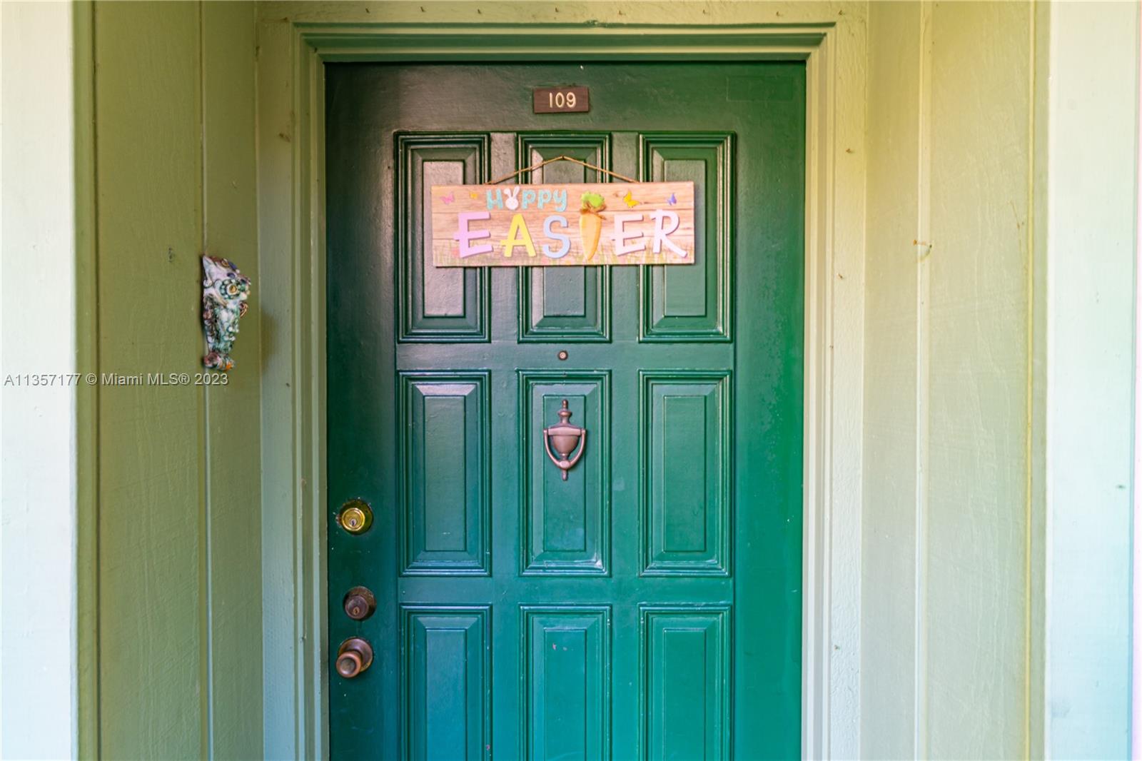 Kendall Miami, FL 33176 - Photo 3 of 35 a view of an entryway door