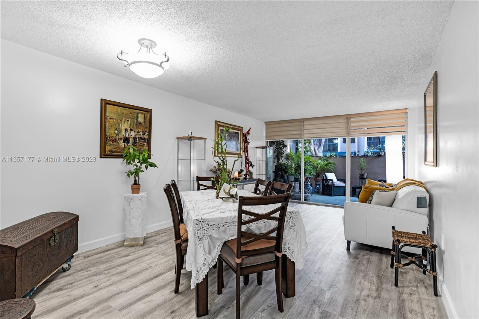Kendall Miami, FL 33176 - Photo 5 of 35 a living room with furniture and wooden floor