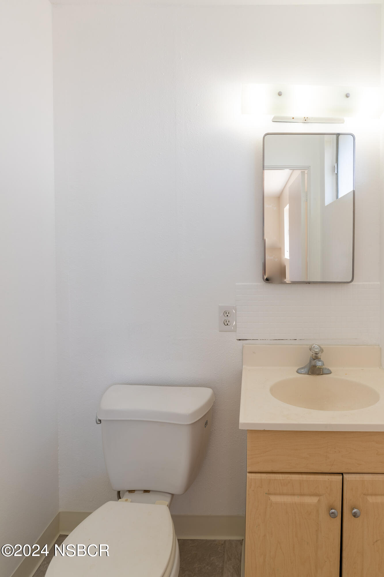 3484 Constellation Road Lompoc, CA 93436 - Photo 19 of 31 Primary half bath
