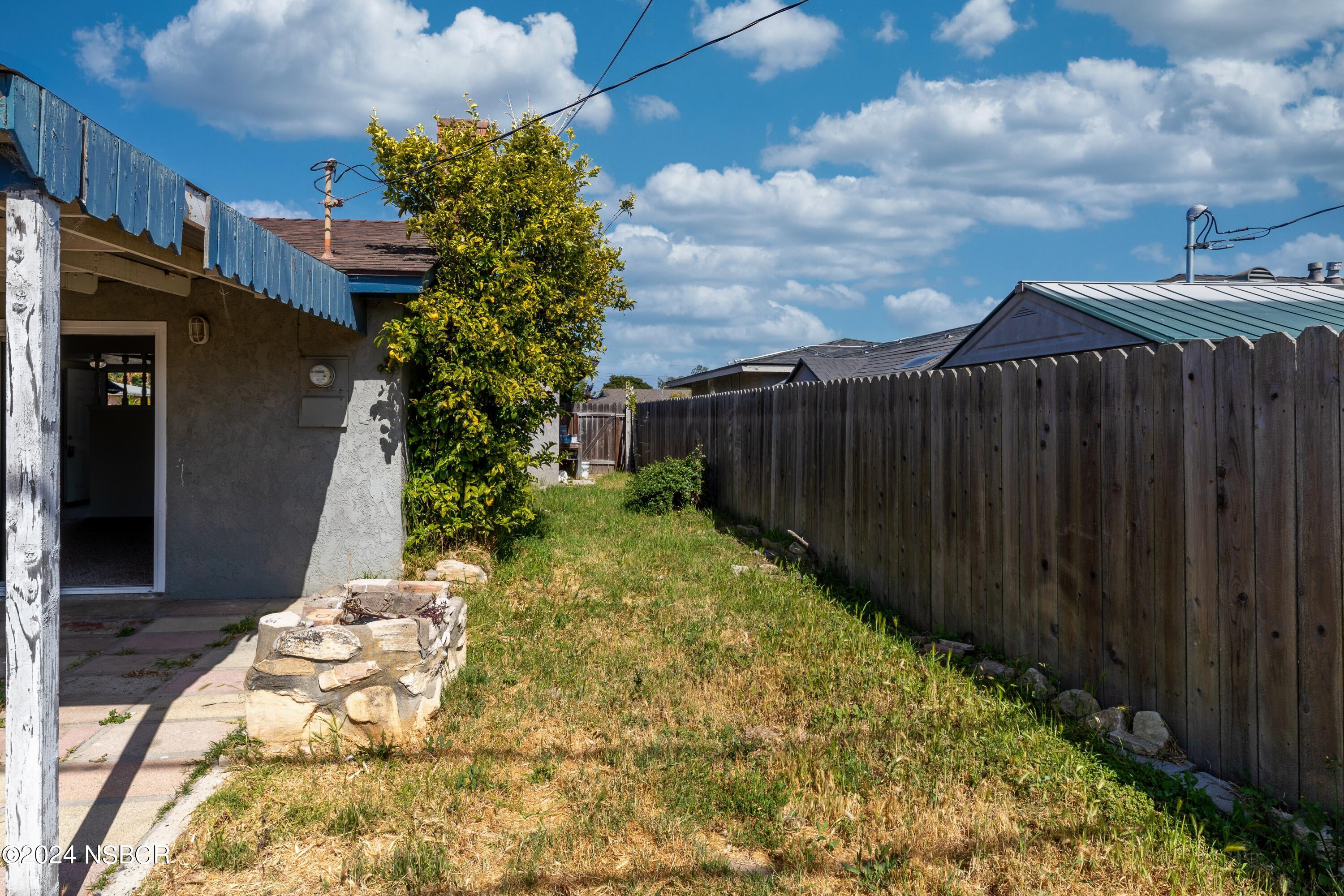 3484 Constellation Road Lompoc, CA 93436 - Photo 25 of 31 side yard