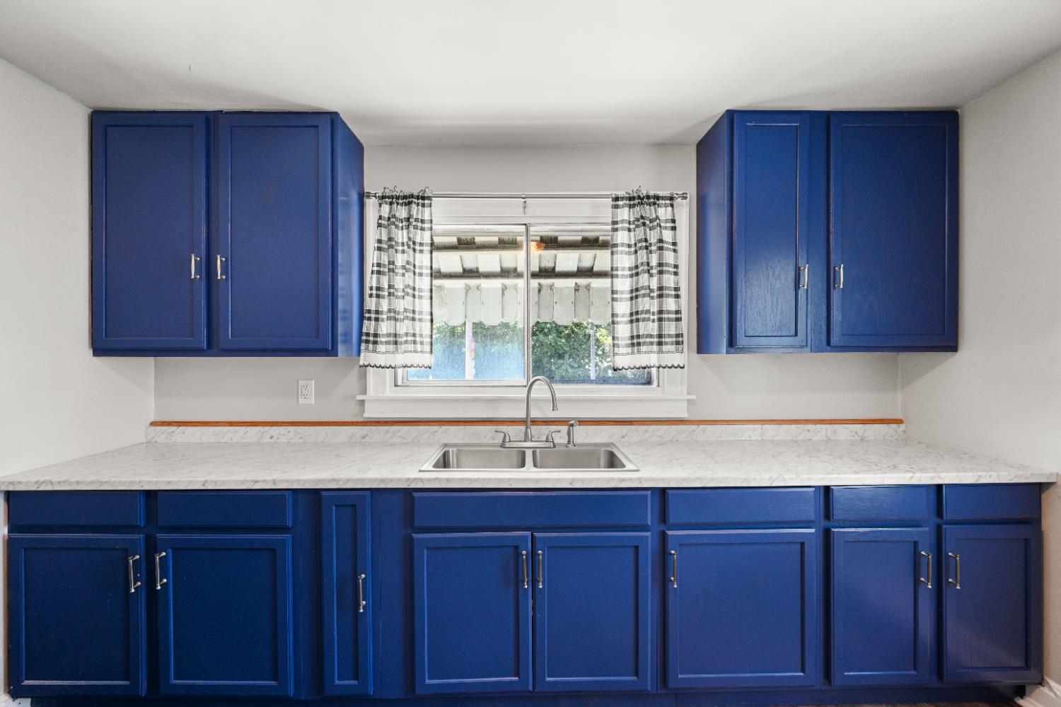 341 4th Street Lawrenceburg, IN 47025 - Photo 11 of 22