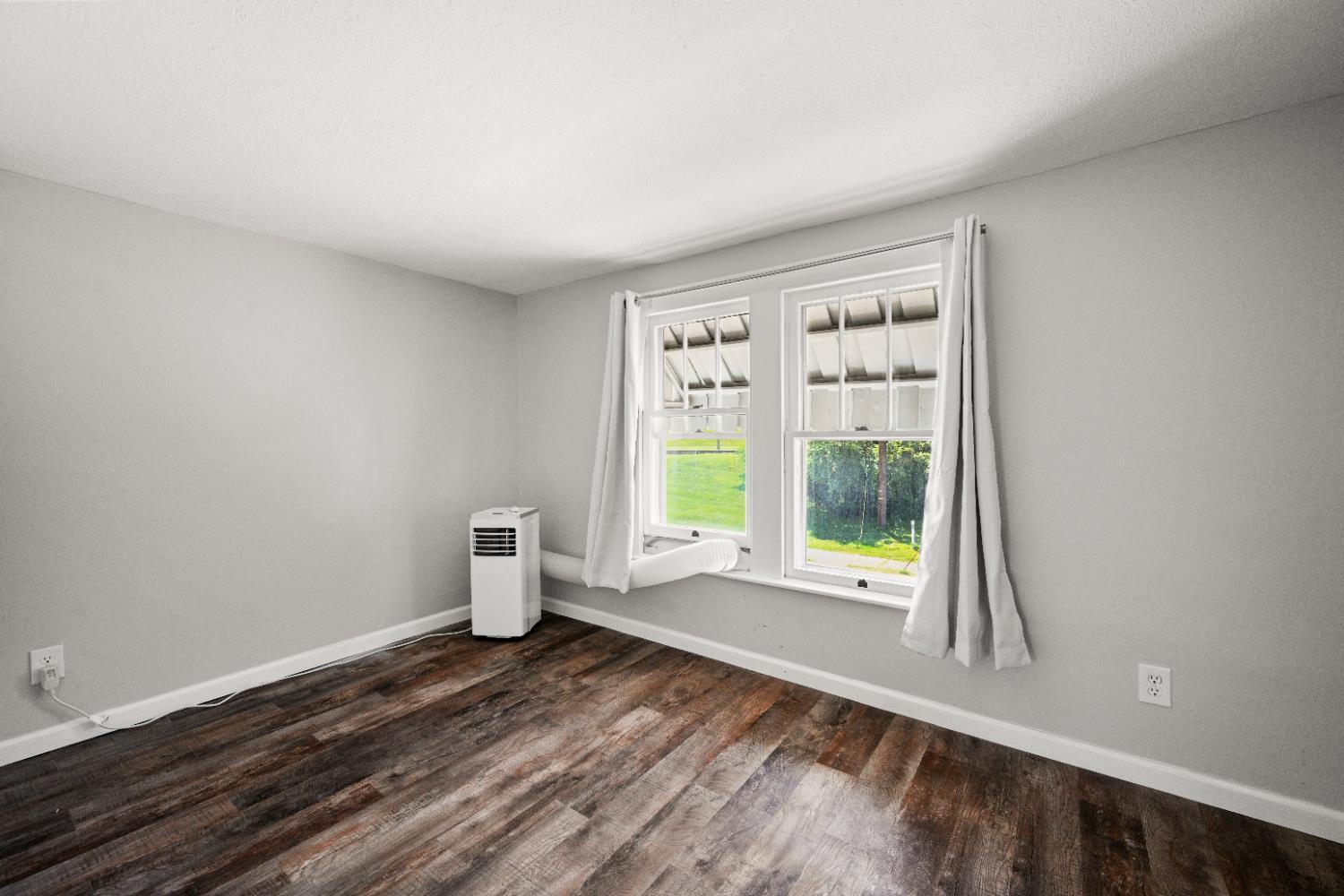 341 4th Street Lawrenceburg, IN 47025 - Photo 16 of 22