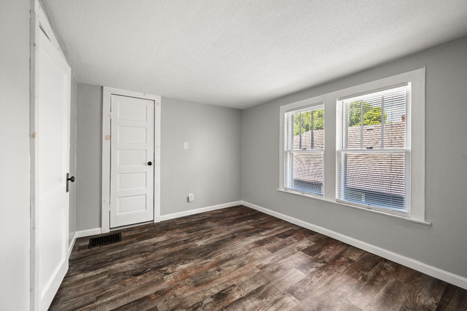 341 4th Street Lawrenceburg, IN 47025 - Photo 17 of 22