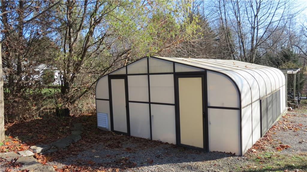 1172 Freeport Road Kittanning, PA 16201 - Photo 4 of 22
