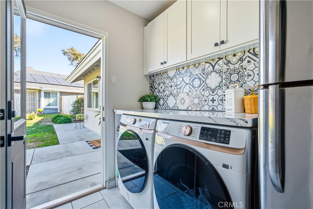10620 Gemini Drive Riverside, CA 92503 - Photo 33 of 44 Adorable laundry room in garage.