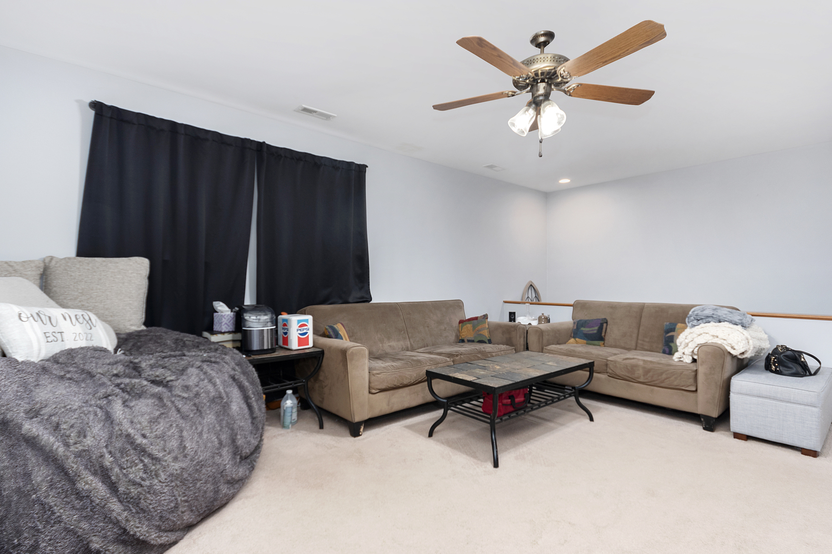 7506 Ferdinand Avenue Bridgeview, IL 60455 - Photo 12 of 14 a living room with furniture