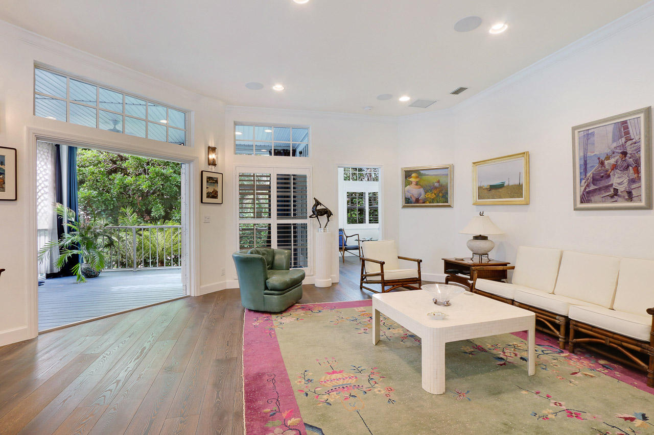 150 Jupiter Key Road Jupiter, FL 33477 - Photo 4 of 23 Living Room