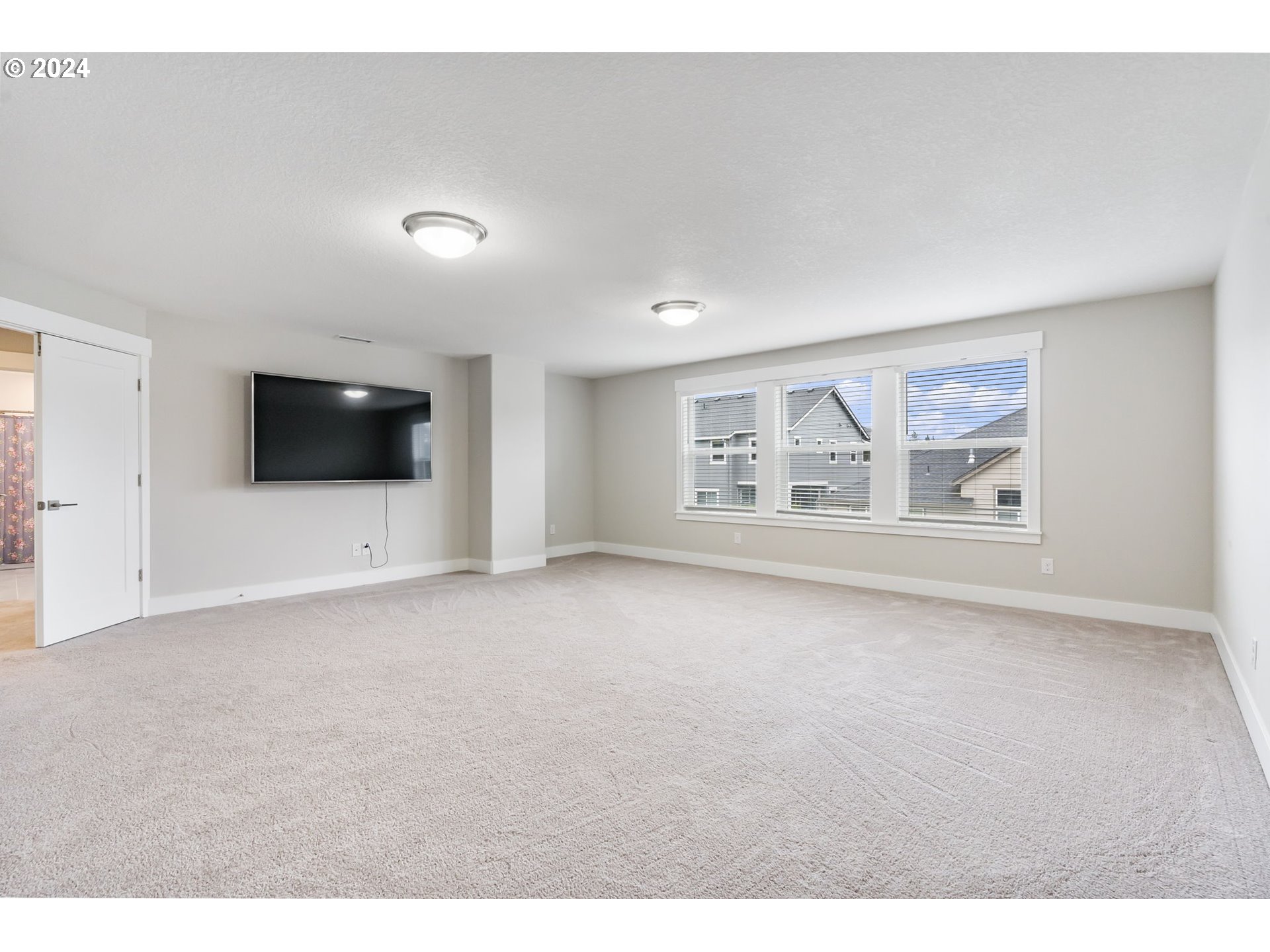 1838 South 46th Place Ridgefield, WA 98642 - Photo 26 of 47 a view of an empty room with a window