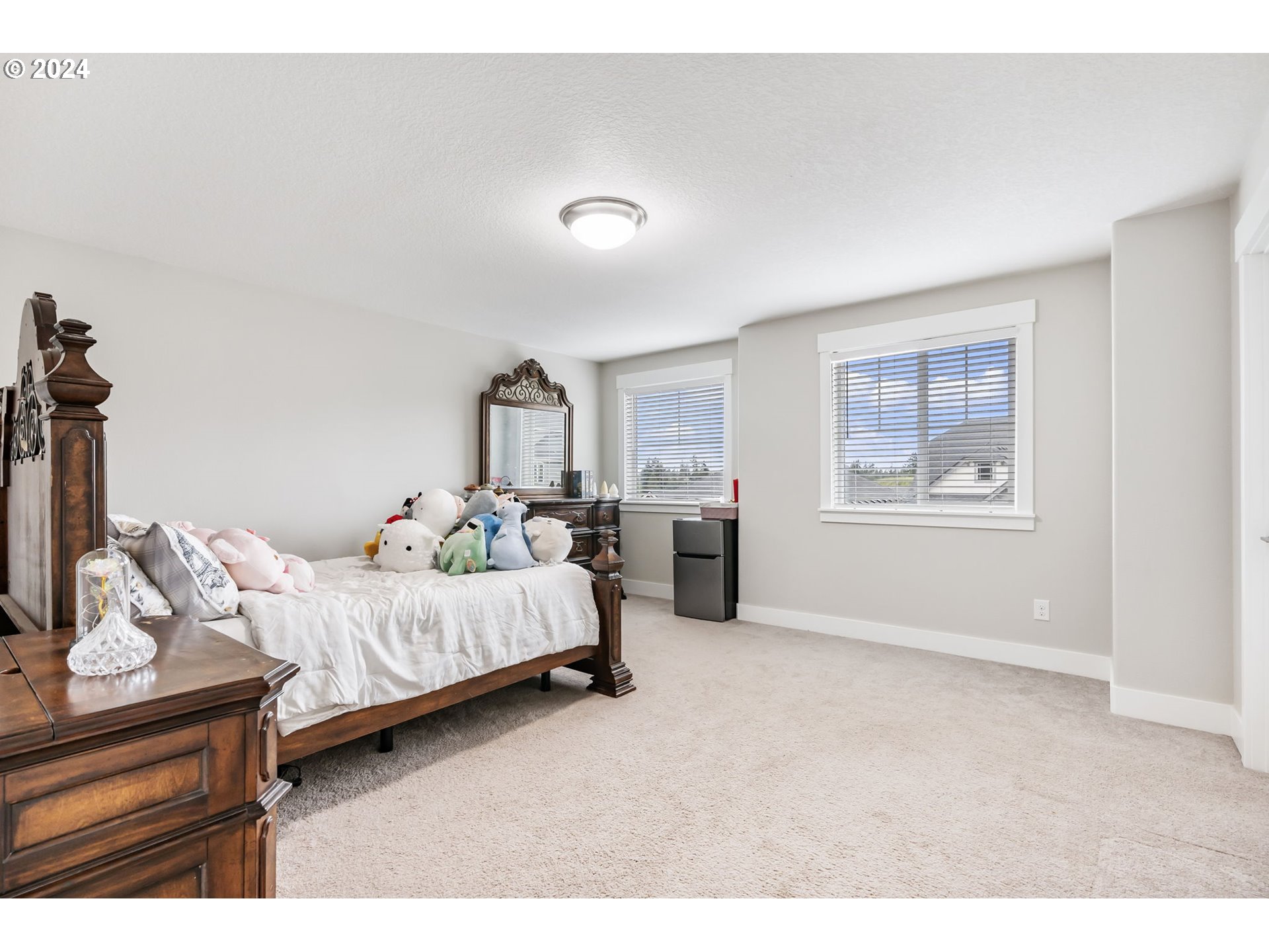 1838 South 46th Place Ridgefield, WA 98642 - Photo 34 of 47 a bedroom with bed and window