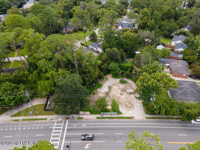 3724 Hendricks Avenue Jacksonville, FL 32207 - Photo 23 of 25 a view of a yard and front area