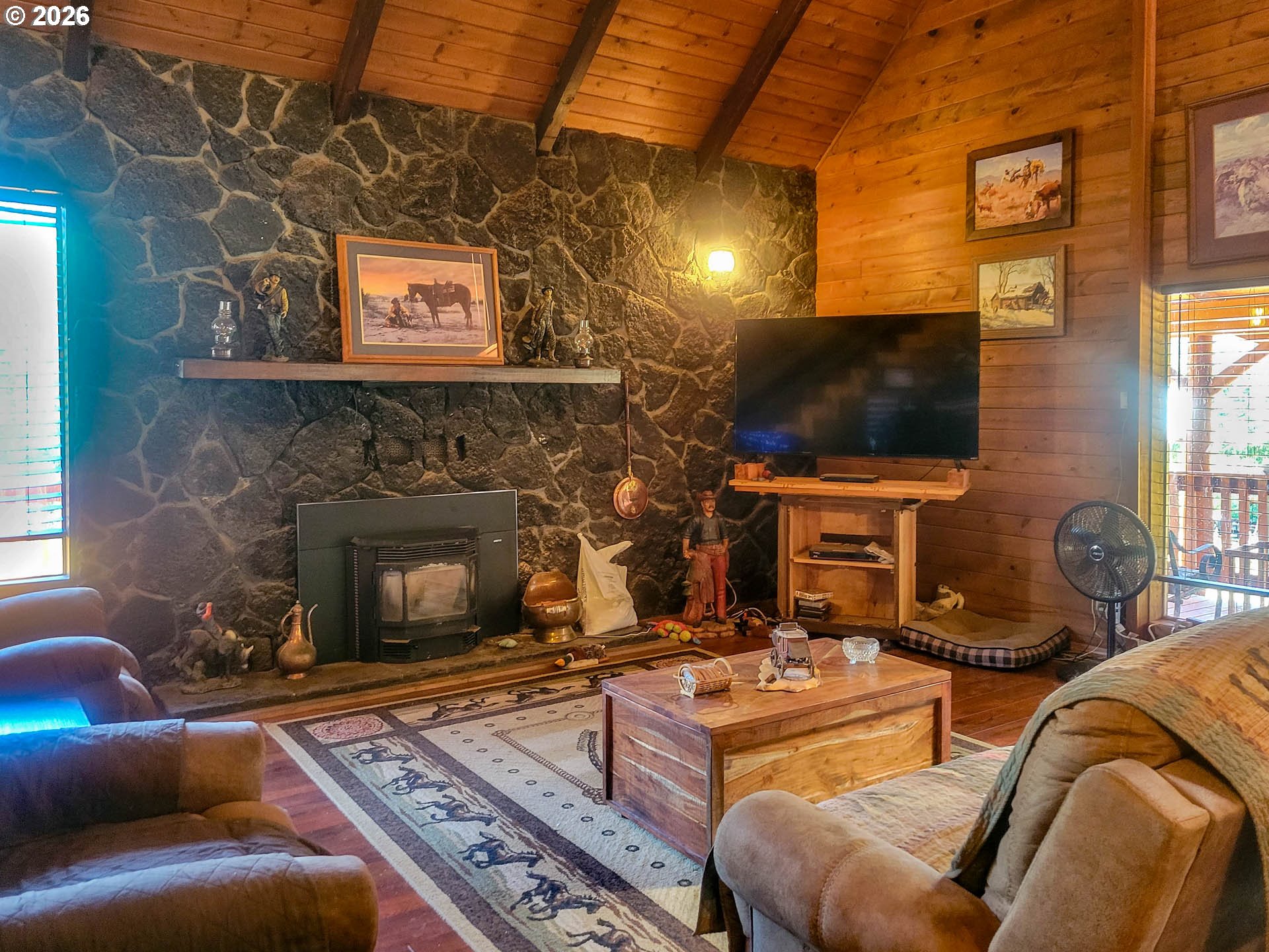 3450 Hogan Road Oakland, OR 97462 - Photo 2 of 48 Gallery Image 2