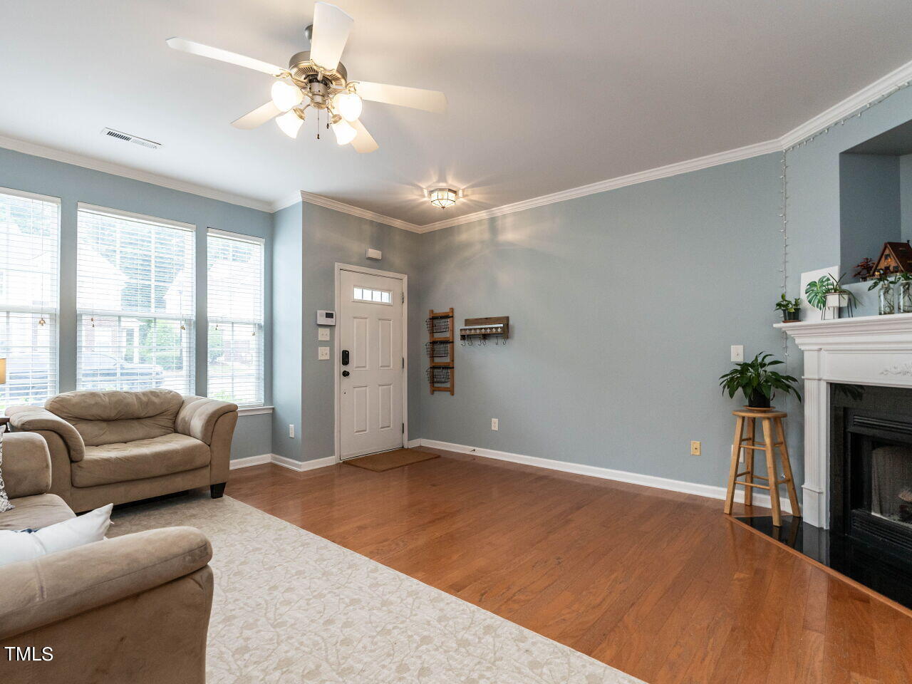 4412 Sugarbend Way Raleigh, NC 27606 - Photo 6 of 26 006-1280x960-family-room