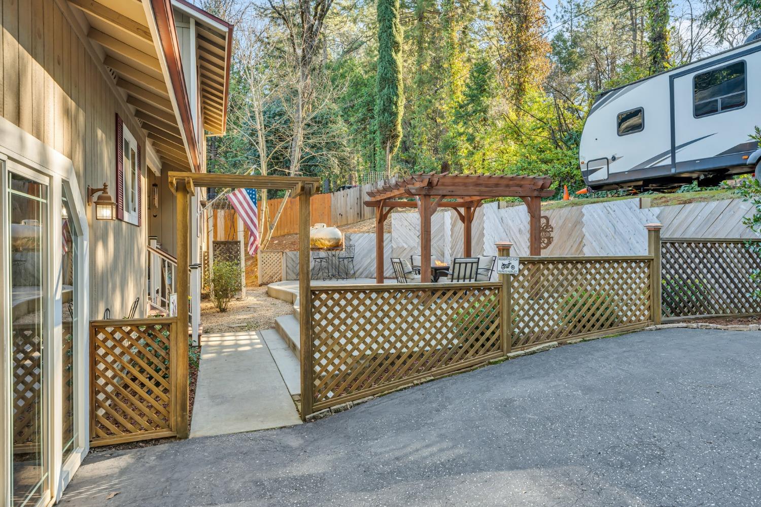 10092 Smith Road Grass Valley, CA 95949 - Photo 4 of 58