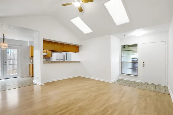 $1,395 | 10710 Topperwein Drive, Unit B, Austin, TX 78758