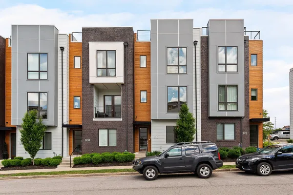 $4,795 | 804 13th Avenue South, Nashville, TN 37203
