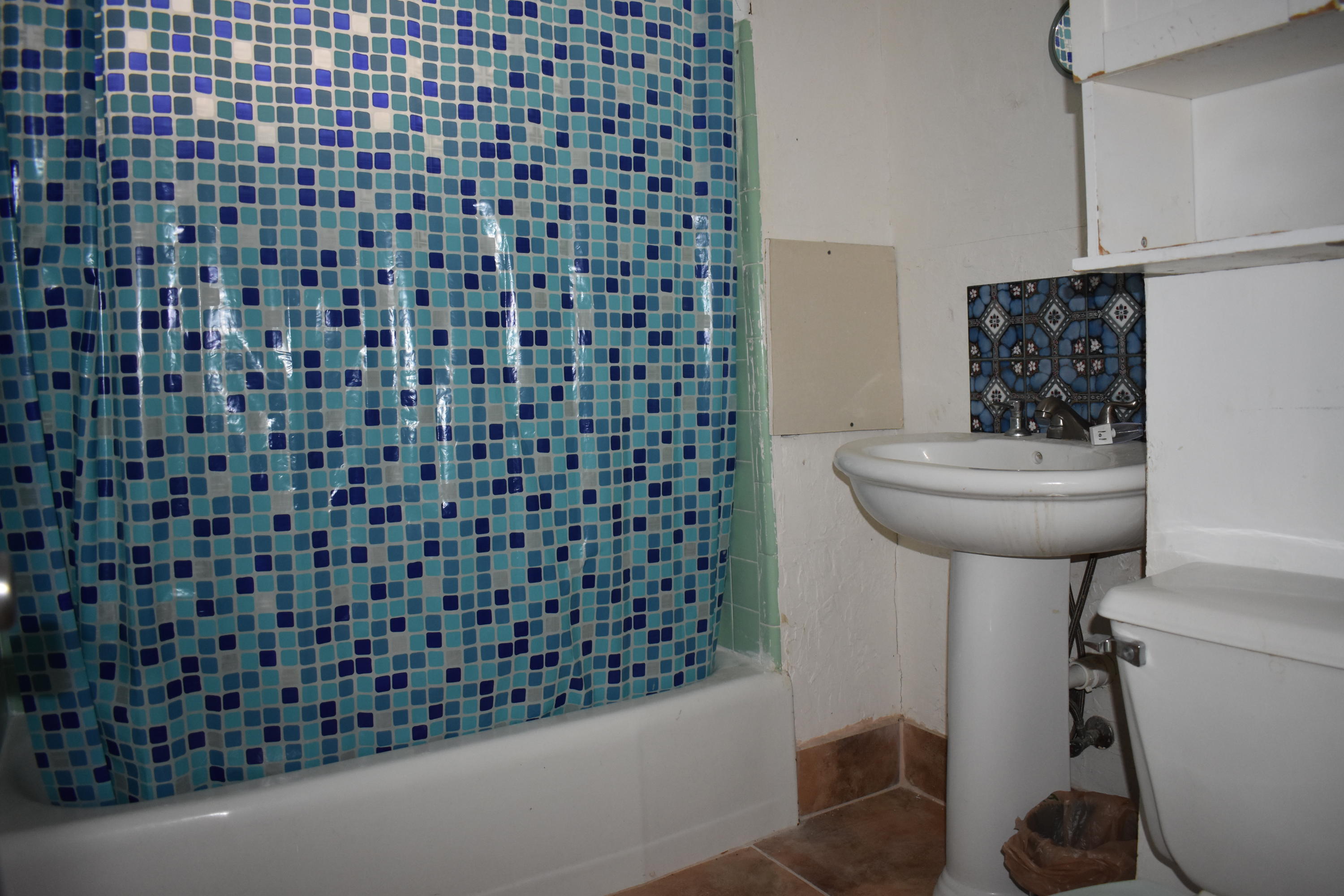 79 Tortuga Road Palm Springs, FL 33461 - Photo 8 of 10 Bathroom